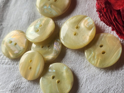 Lot 8  boutons vintage panaché creme irisé mordoré 2 à 2,8 cm ref 4914