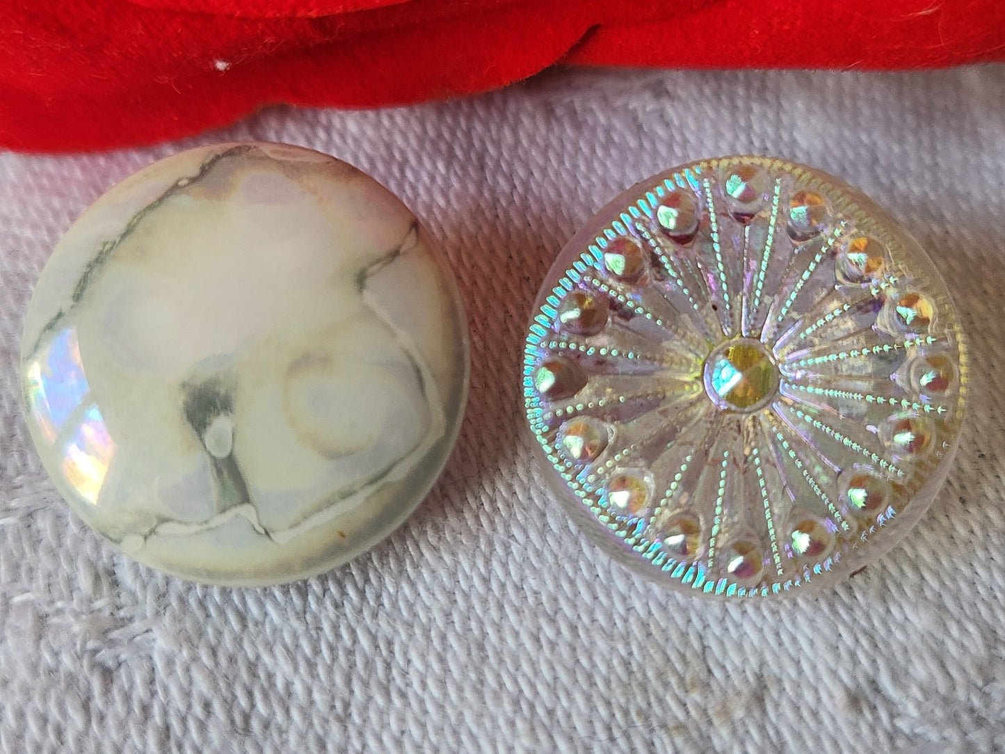 Duo boutons anciens en verre transparent blanc 1,8 cm G16A