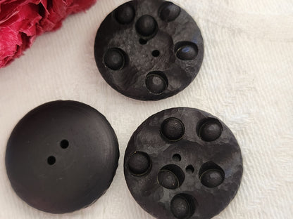 Trio boutons vintage noir motif alveole  2,2 cm ref 0084