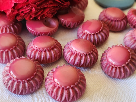 Lot 7 superbes boutons vintage à pied rose  bord texturé 2 cm pied ref 4847