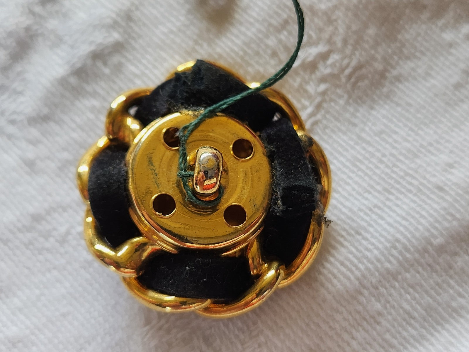 Collection boutonvintage en métal doré perlé ruban 2,9 cm D17H