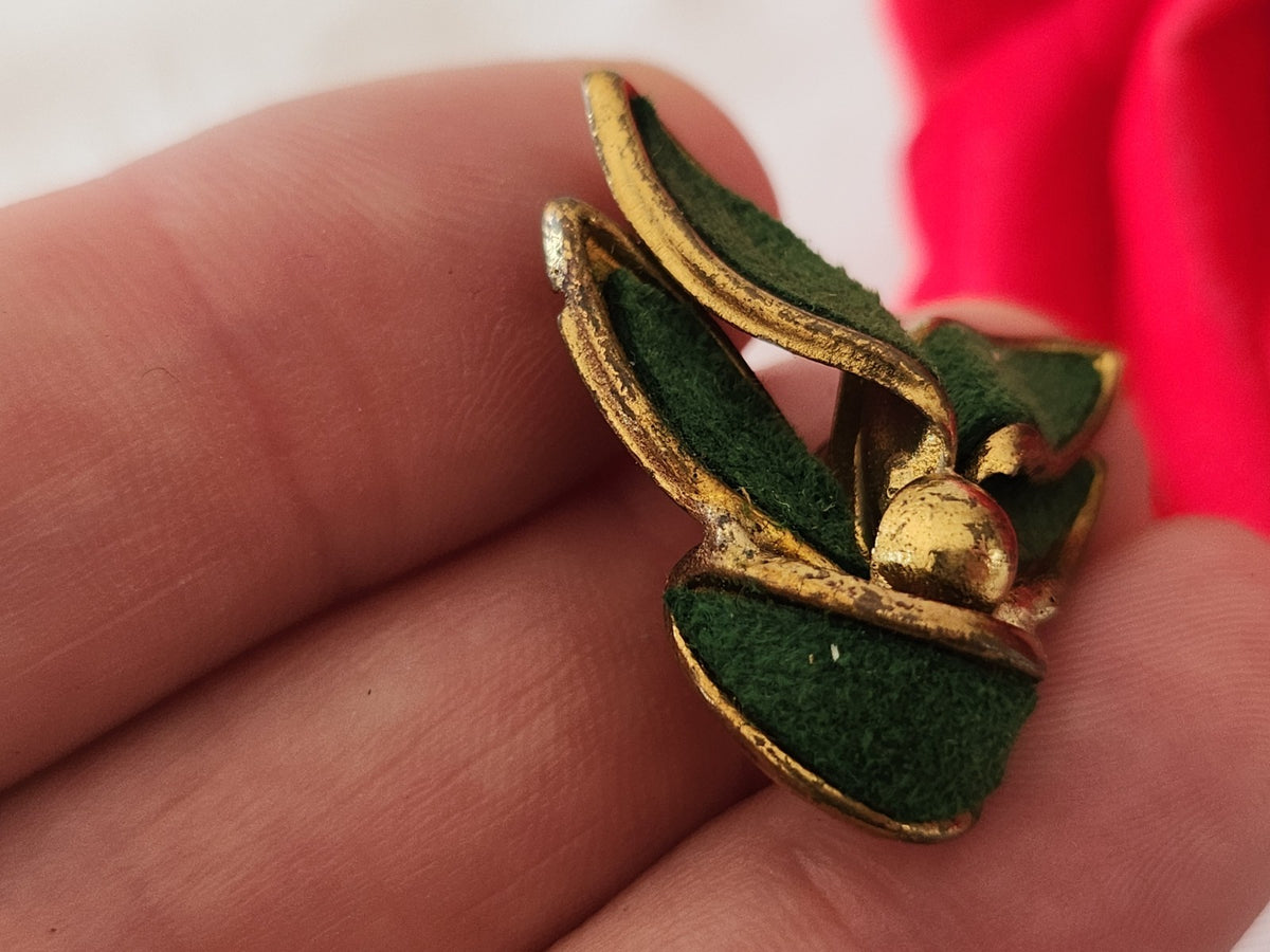 Bouton ancien metal vert  2,8 cm sur 3 cm original D19K