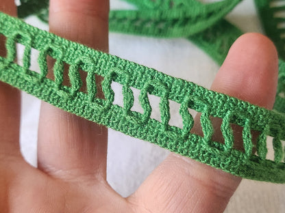 Dentelle vintage verte entre deux large 3 mètres sur 1,7 cm A2