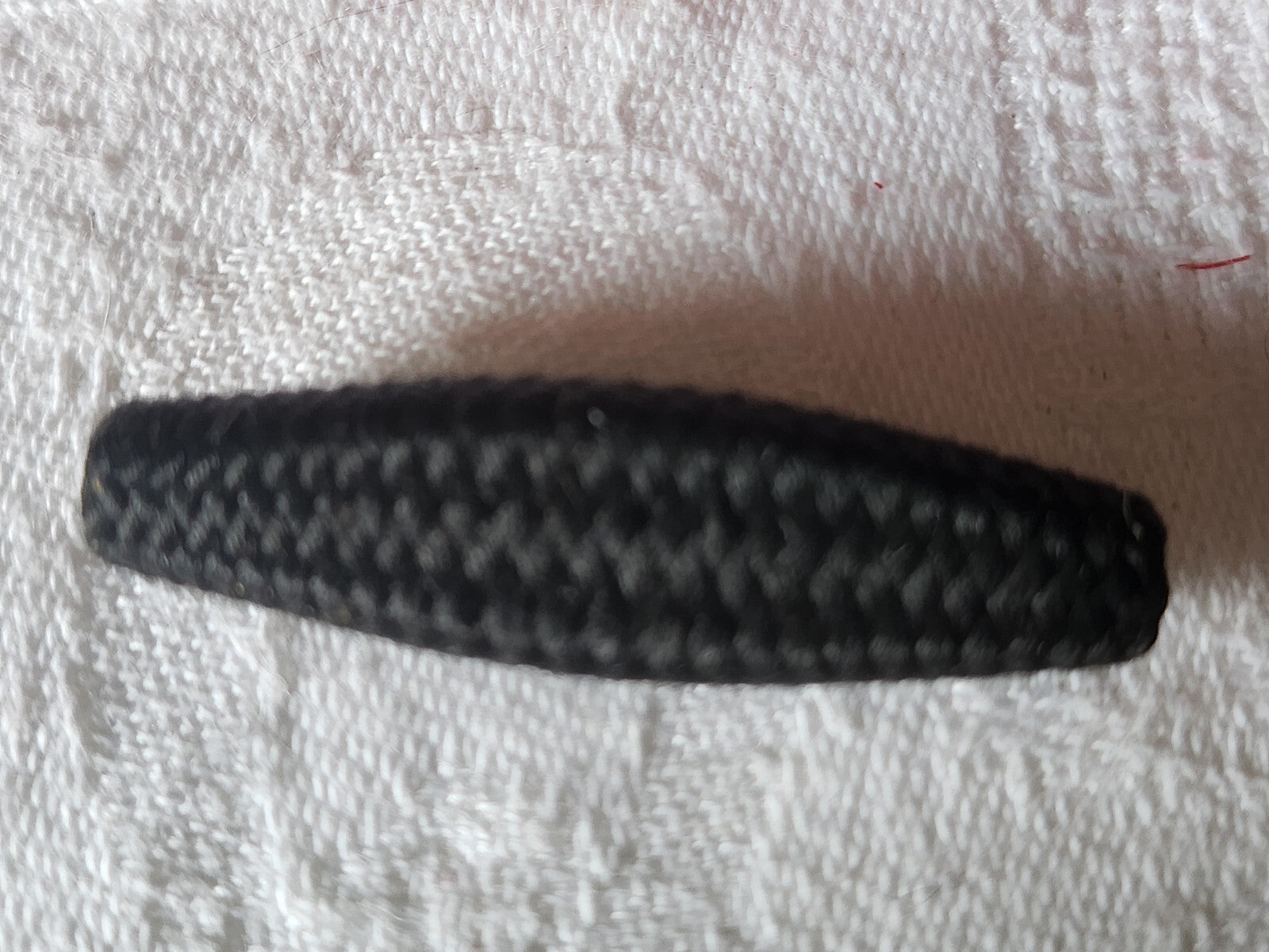 Longue perle ancienne en passementerie noire étroite 1,1 sur 4,1 cm D19C