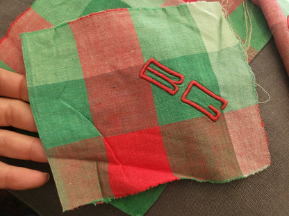Lot 4 anciens monogramme BC ou BG  vert création patchwork couture recup  B6