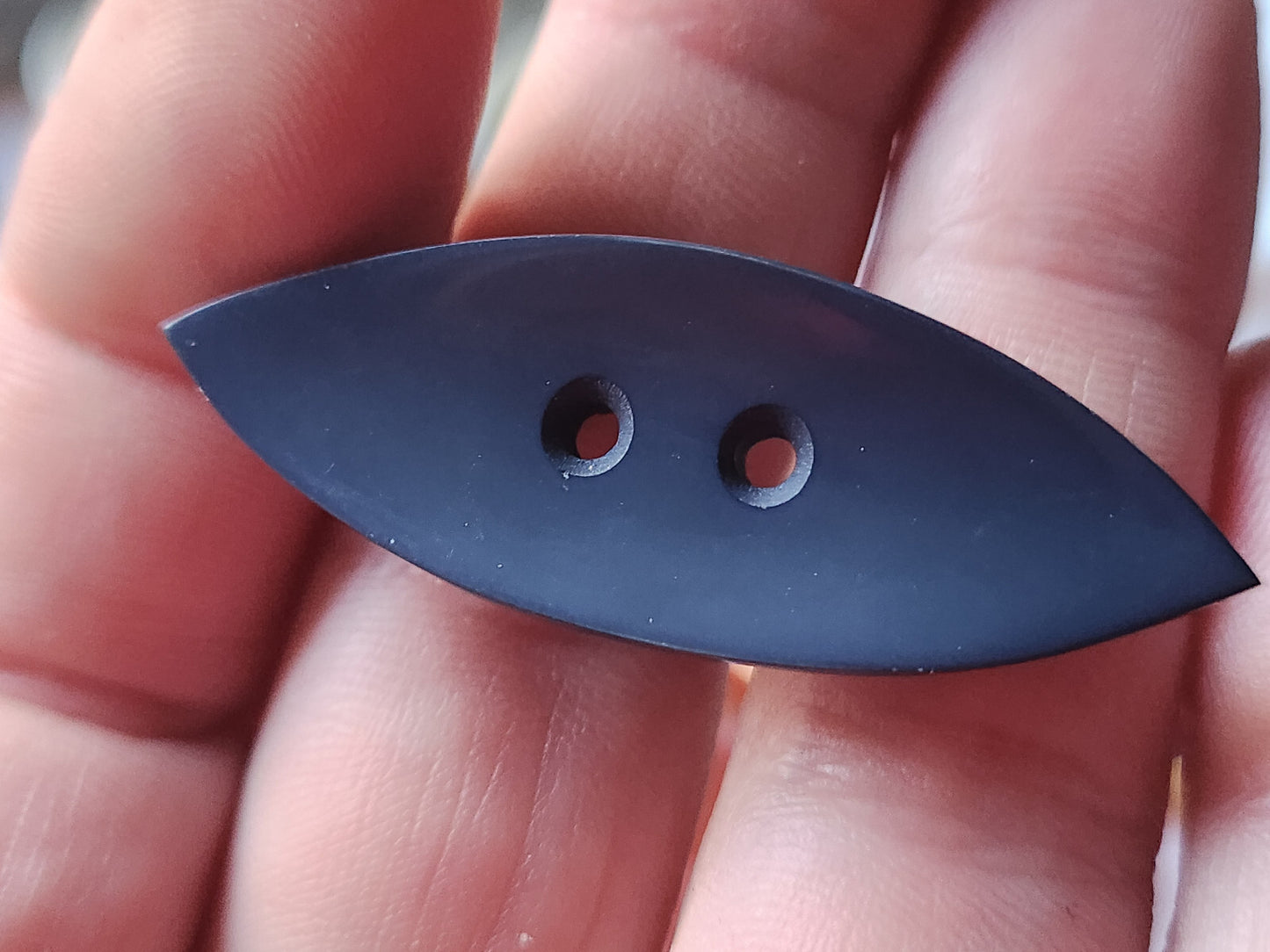 Long bouton vintage  bleu 4,6 sur 1,6 cm piéce interressante XXL ref 2089