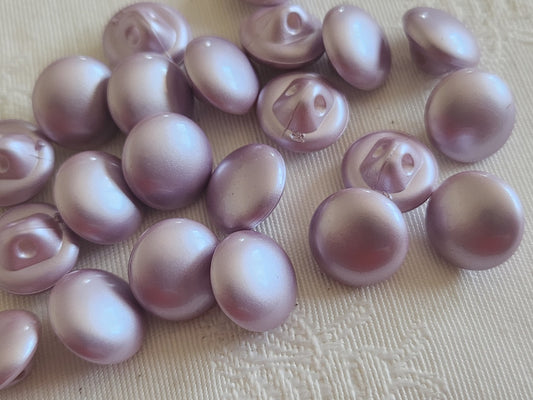 Lot 18 petits boutons violet satiné acrylique pied 1,2 cm ref 6187