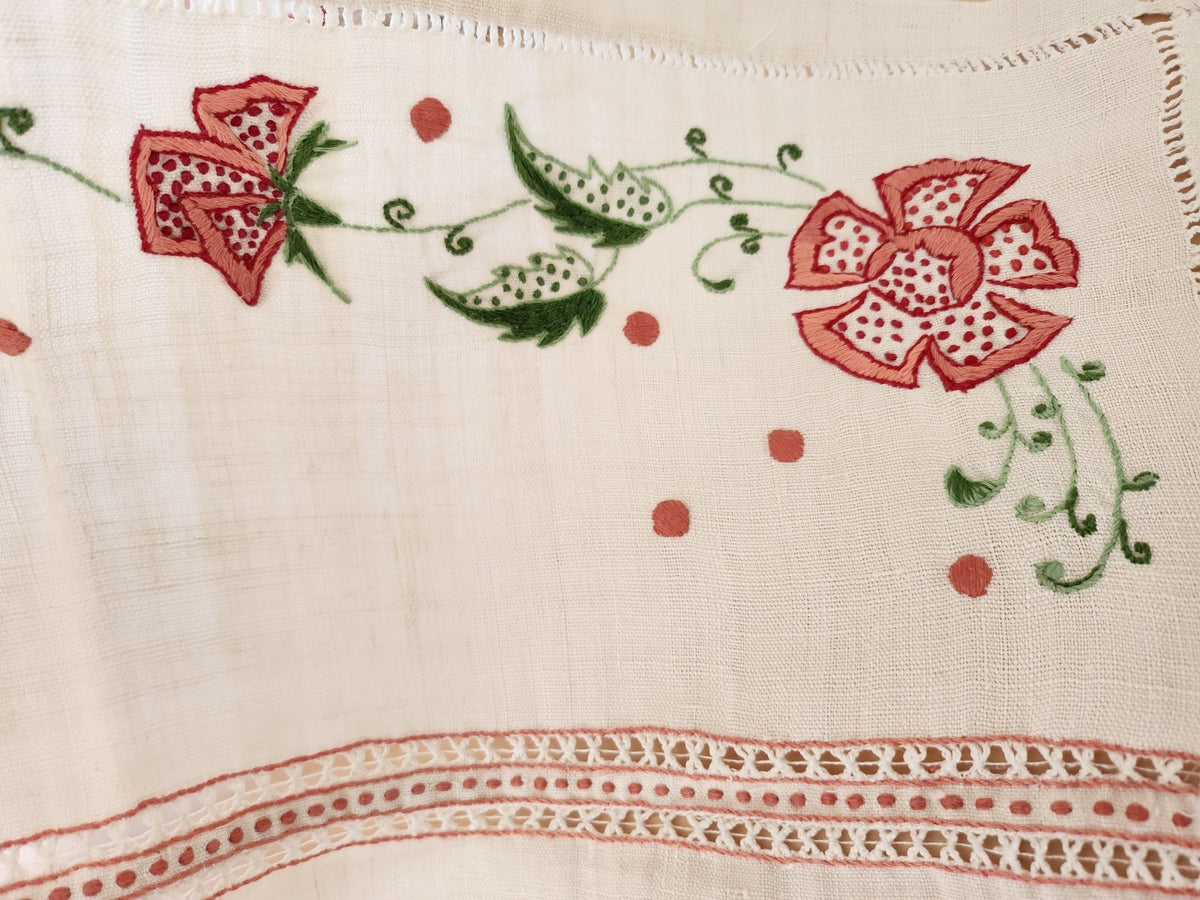Superbe napperon ancien fil tiré ajouré broderie rose 49 sur 34,5 cm B8