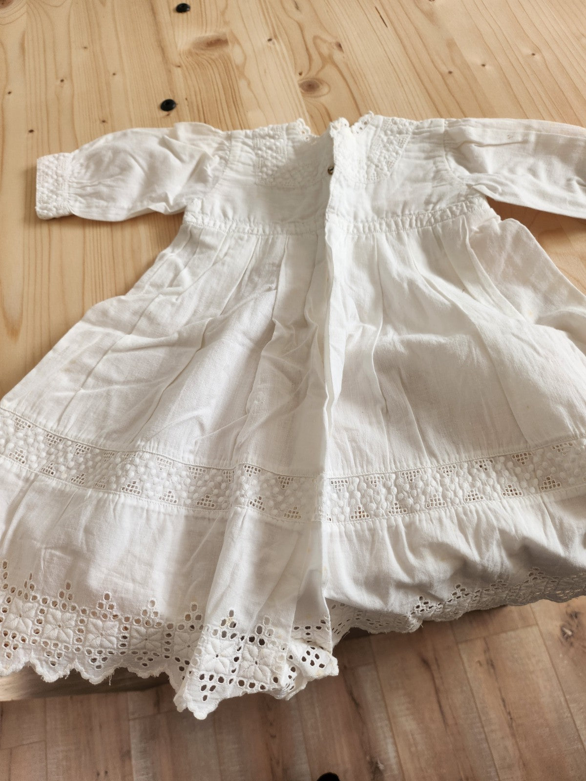 Petite robe ancienne enfant poupée blanc fine dentelle jour B6
