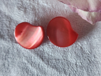 Duo boutons anciens en nacre rouge originaux vintage 1,7 cm D14B