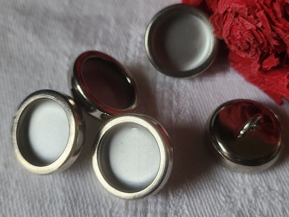 Lot 5 boutons vintage en métal argenté  coeur pied 1,8 cm ref 1114