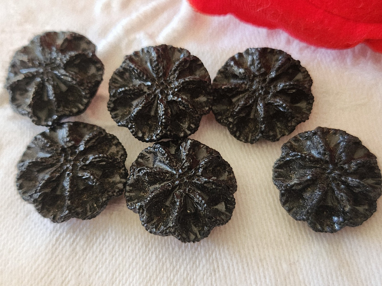 Lot 6 boutons vintage en résine noir à pied 1,7 cm  ref 3896