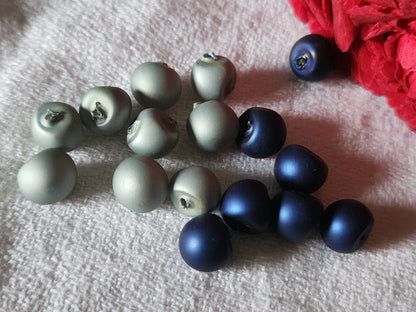 Lot 16 mini boutons anciens en verre boule gris et bleu 0,8 cm ezf 2891