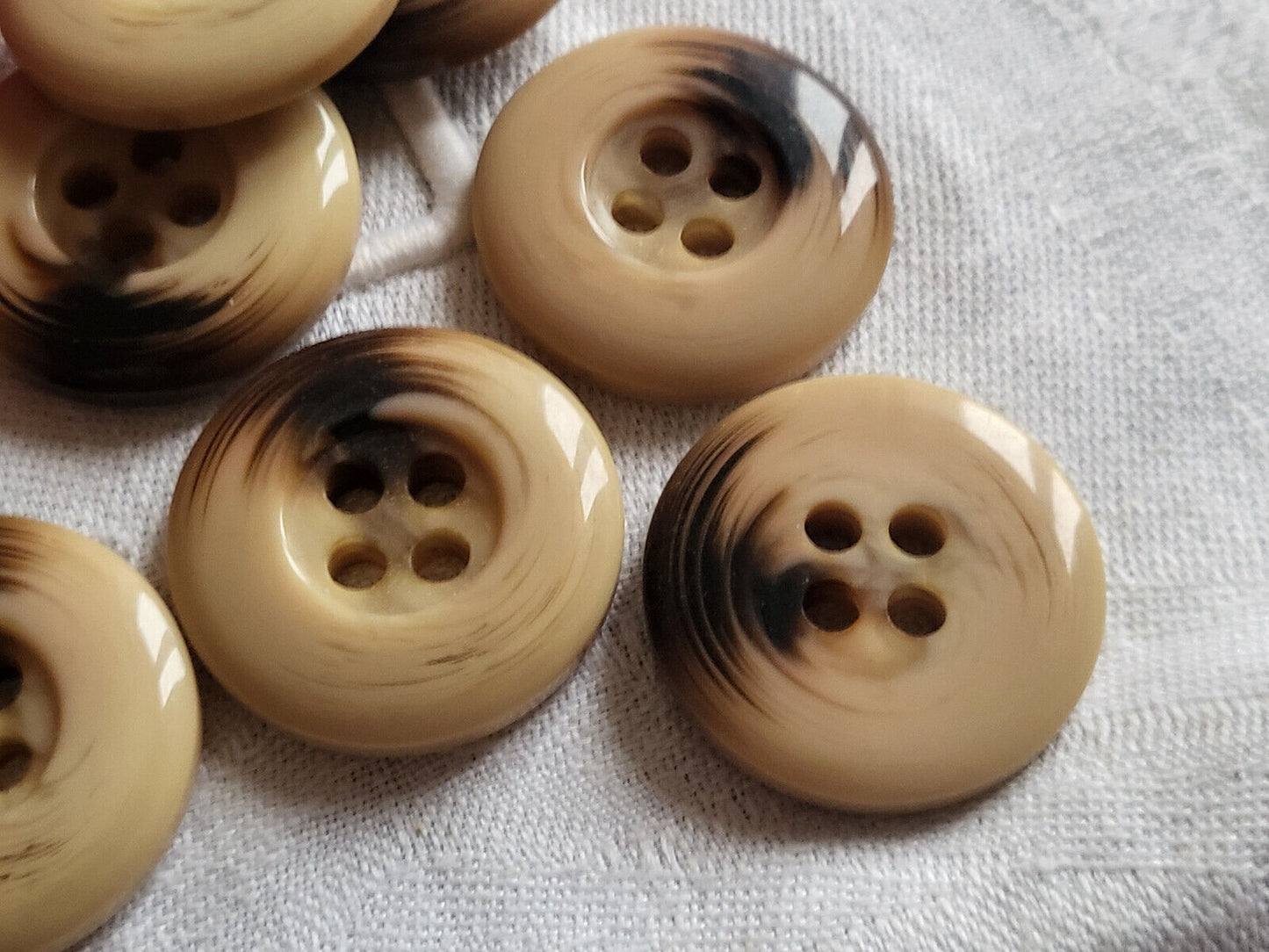 Lot 6 boutons vintage beige marron vague gros veste trous  2,8 cm ref  2480