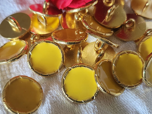Lot 8 boutons vintage métal doré jaune  à pied 1,5 cm ref 3452