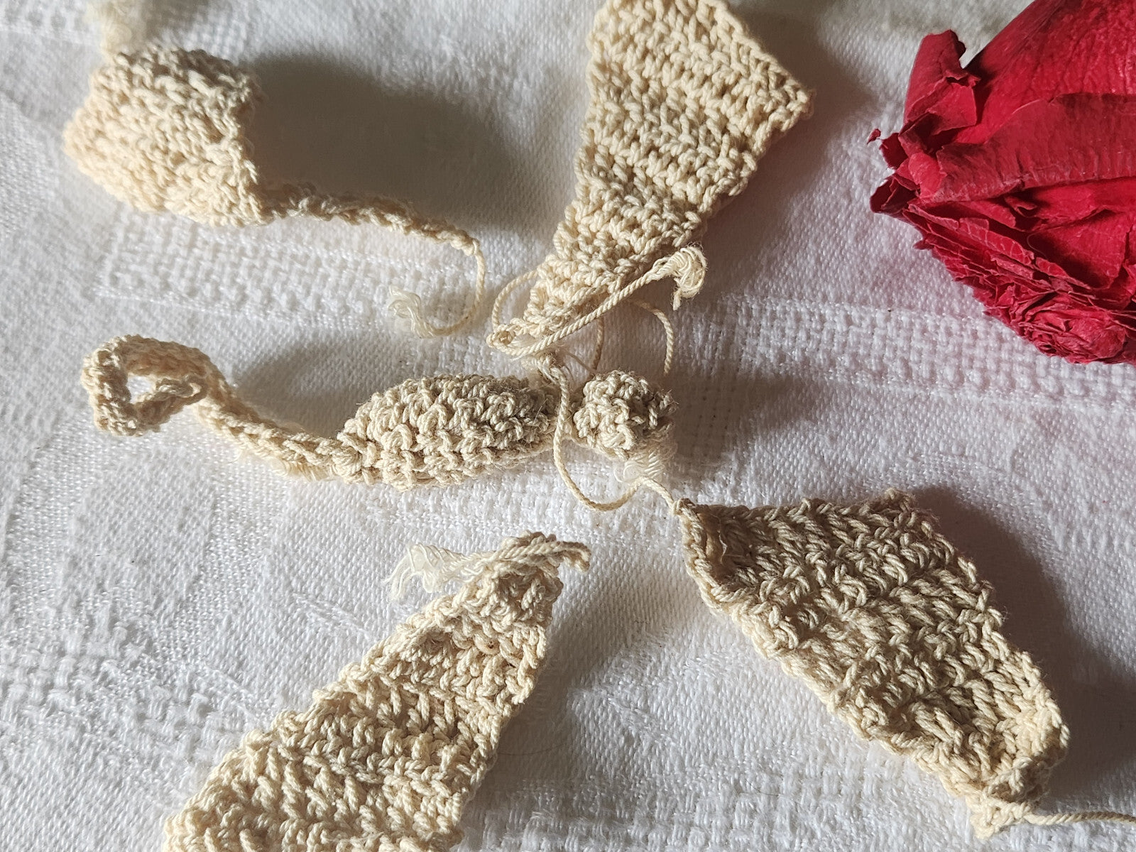 Ancien papillon au crochet à reconstituer application creation T7