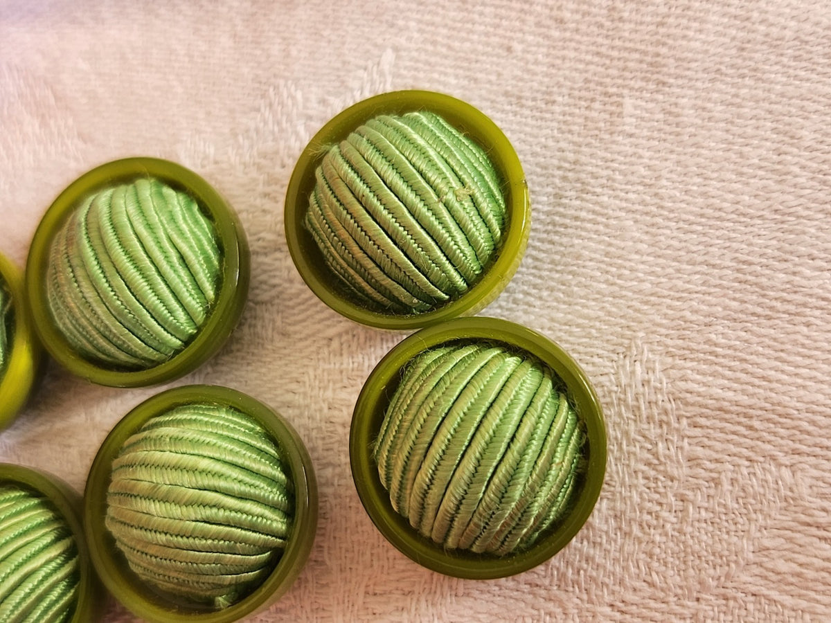 lot 6  boutons vintage coeur passementerie vert pétillant 1,8 cm ref 6604