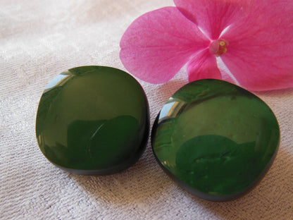 Duo boutons vintage épais vert à pied imposant 2,4 cm G16L