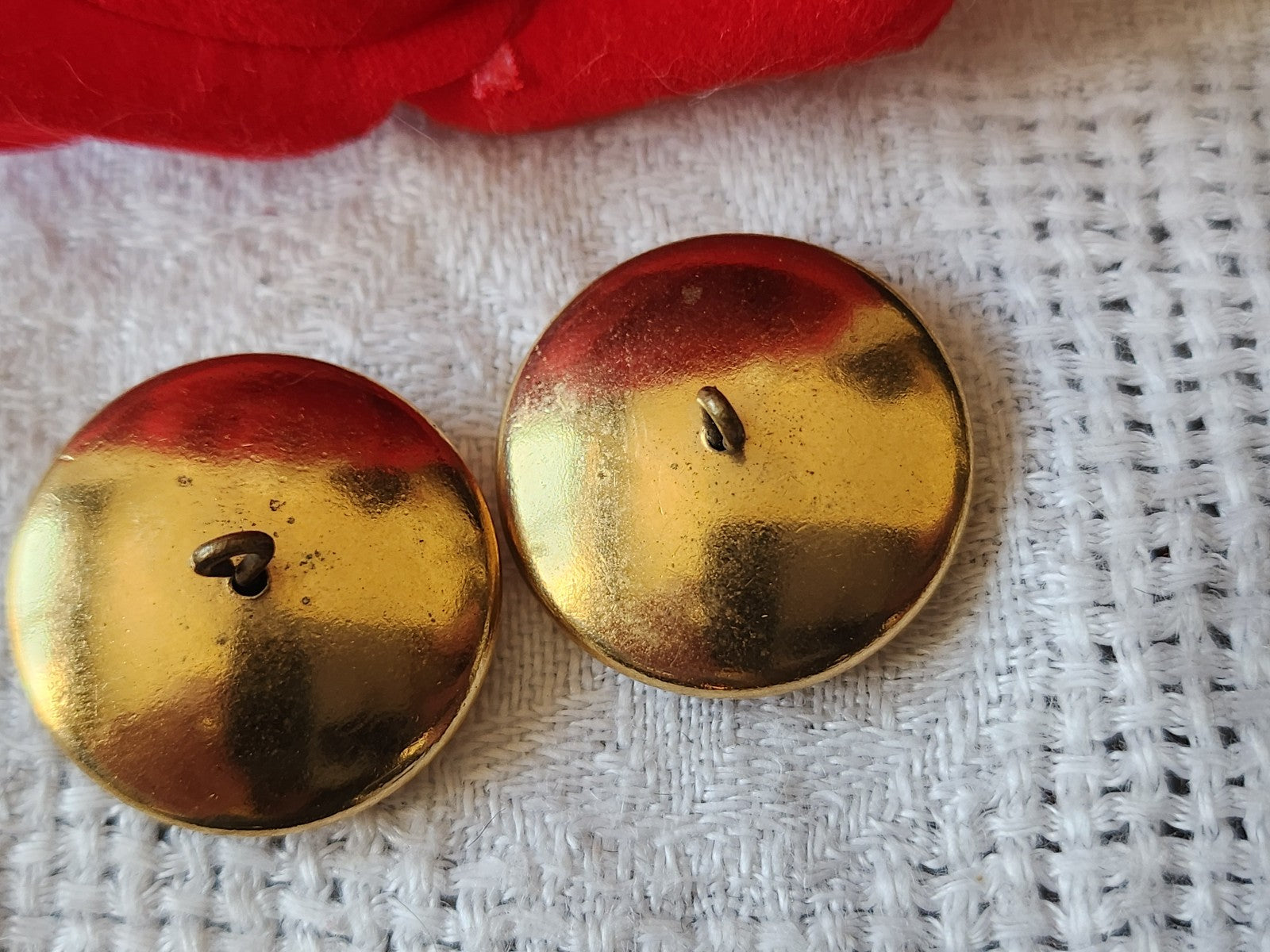 Duo boutons vintage cuir et métal doré 2,2 cm D18D