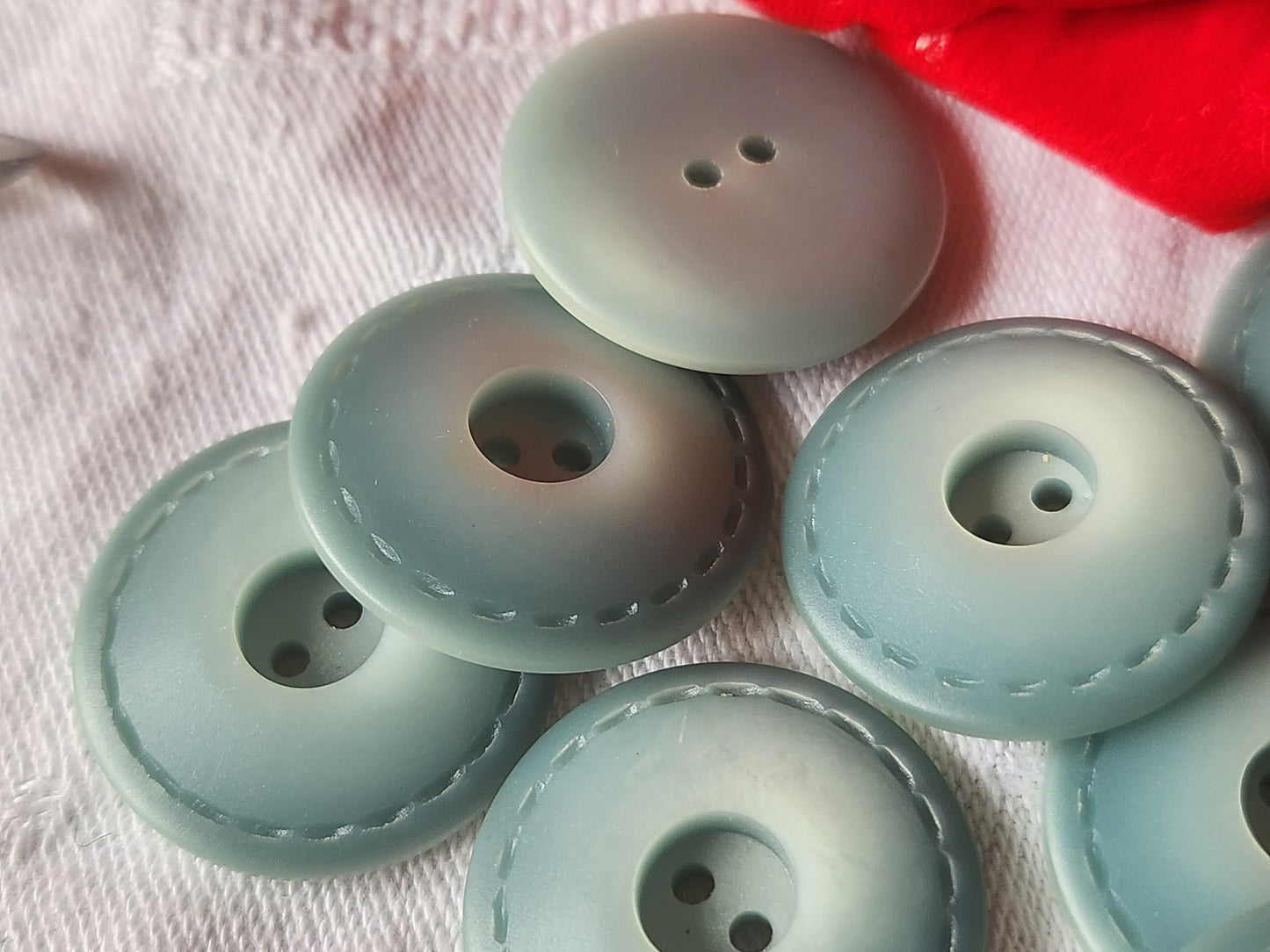 Lot 9 gros boutons vintage bleu 2,6 cm à trous ref 0002
