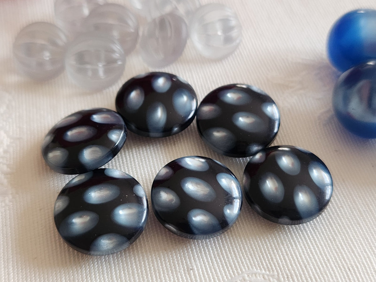 Lot 19 boutons vintage bleu 3 séries 1,1 cm à 1,4 cm à pied ref 6371