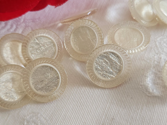 Lot 11 boutons vintage coeur blanc satiné nacré pied 1,8 cm ref 6208