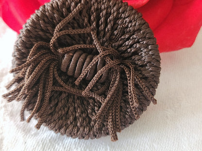 Enorme bouton ancien en passementerie marron 4,5 cm ref 6010