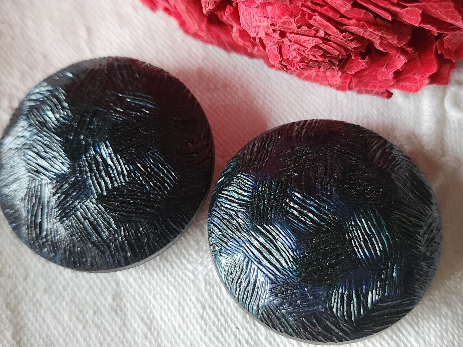 Duo gros boutons vintage bombé tecturé noir bleu pied 3,3 cm ref 883