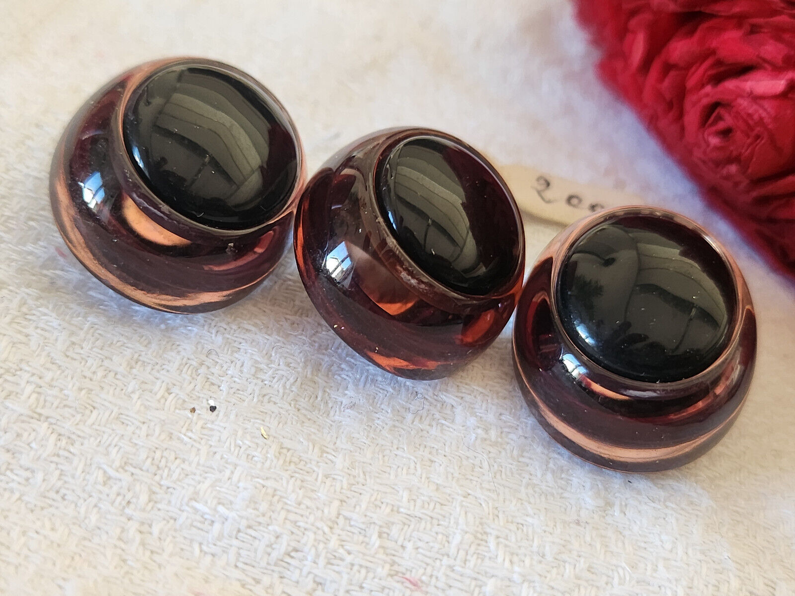 Trio boutons vintage ovale  violet orange interresant bombé 2 sur 2,5 cm ref 223