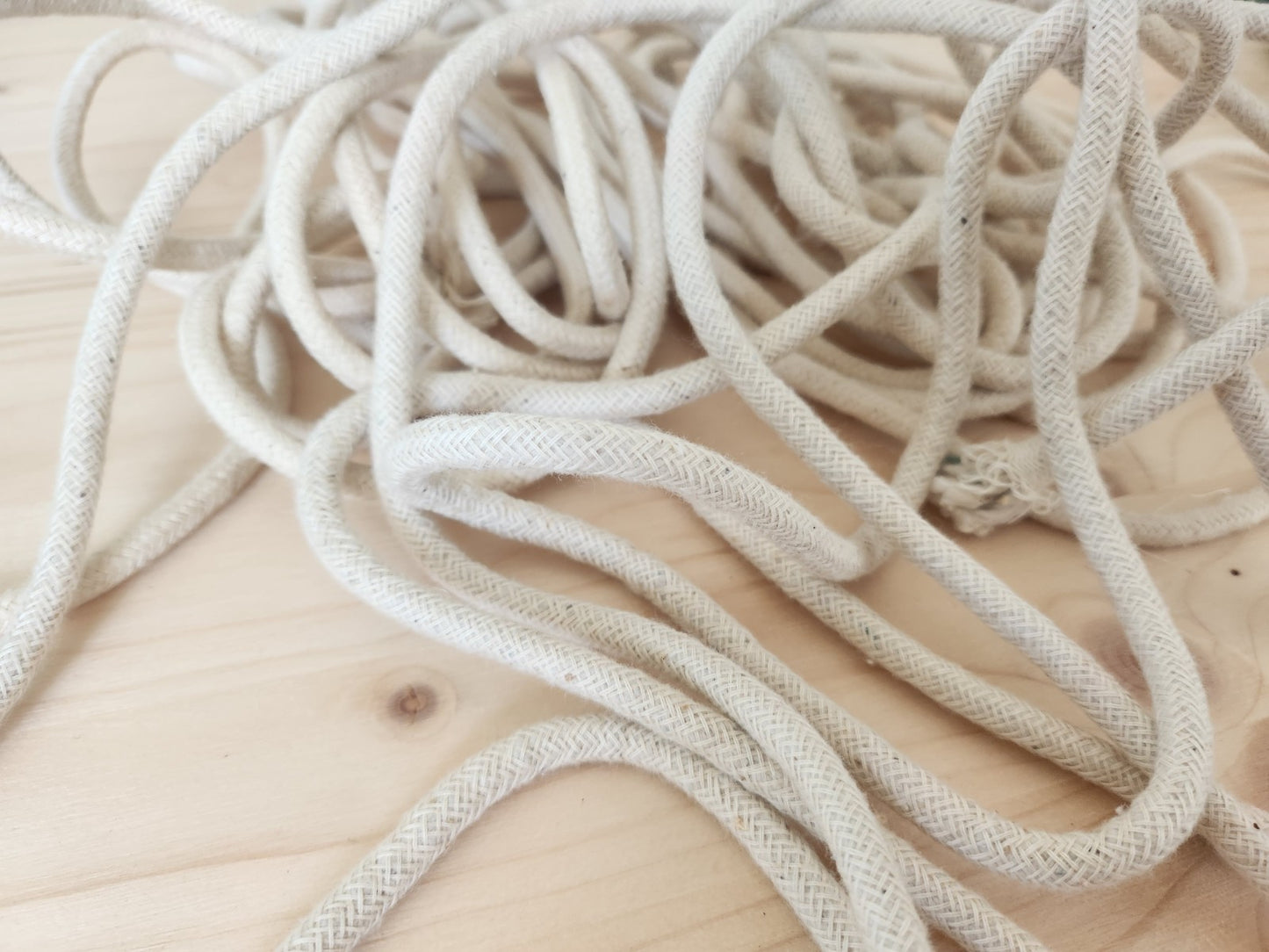 Cordon ancien  idéal embrase anse beige  2 mètres sur 0,6 cm A5