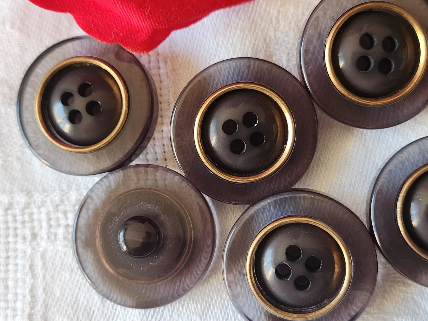 Lot 6 gros boutons vintage gris transparent à pied doré 2,5 cm ref 4981