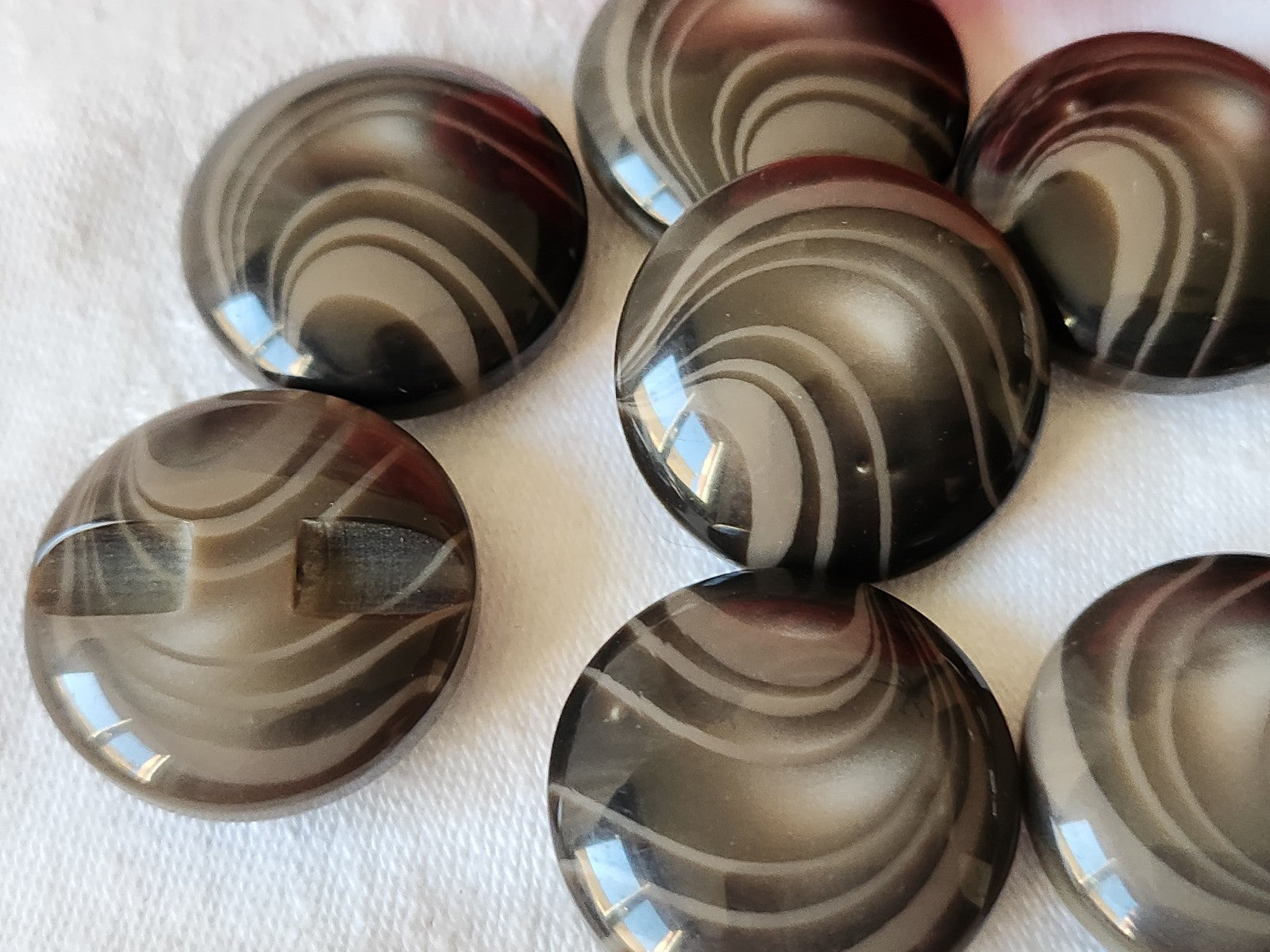 Lot 6 boutons vintage marron bombé veiné gros 2,7 cm pied plat ref 1909