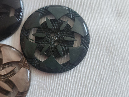 Trio boutons vintage gros découpis ajouré à trous 2,7 cm D15C