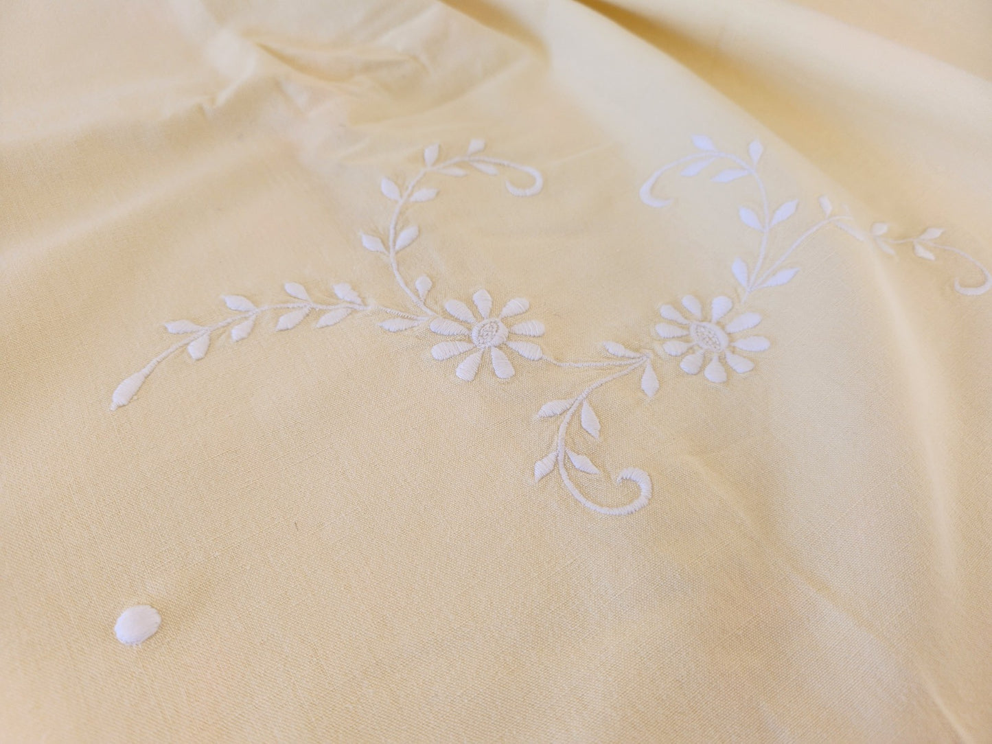 Lot deux draps anciens jaune monogrammes HK idéal rideau B6