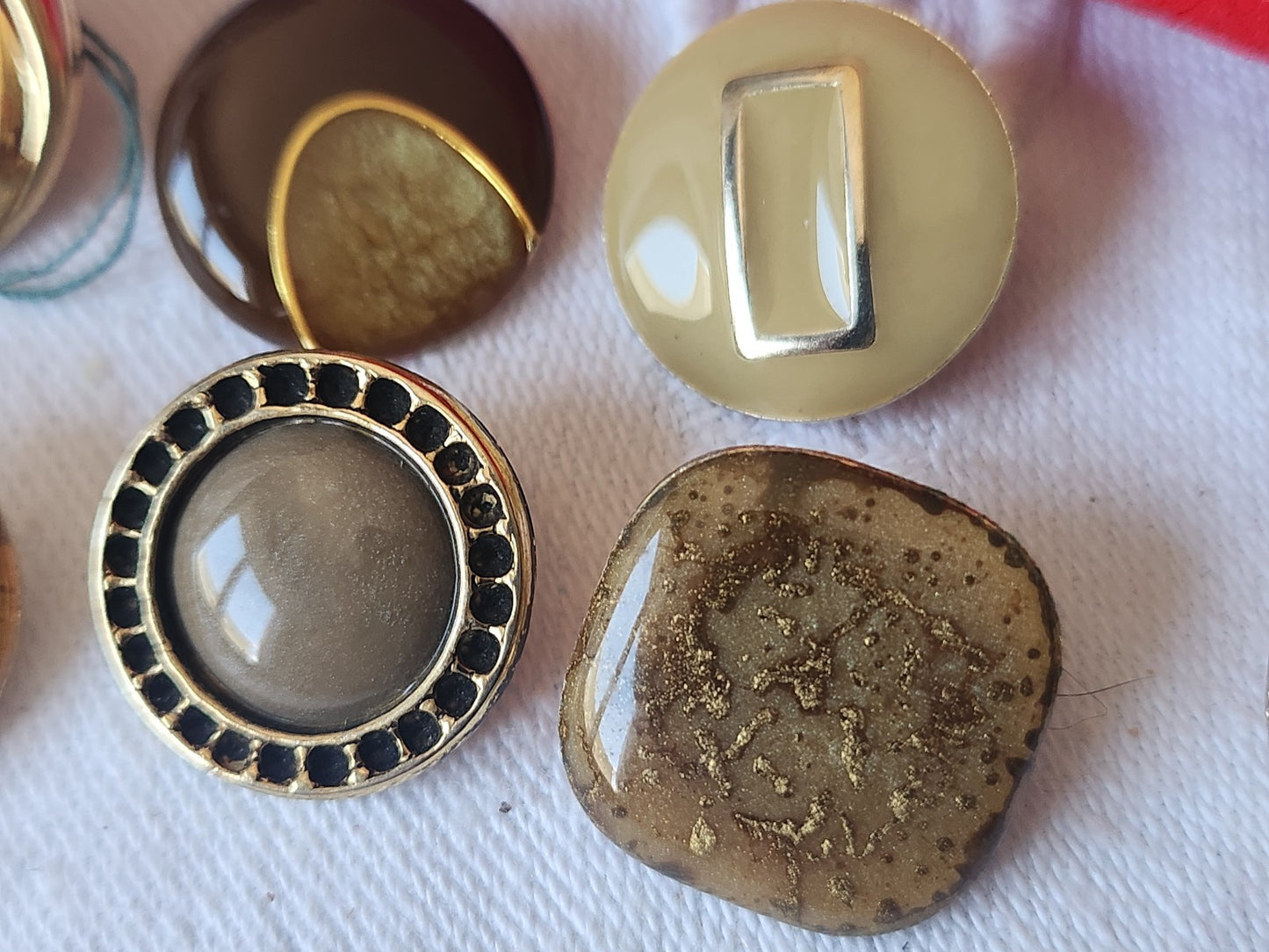Lot 6 boutons vintage en métal panaché ton marron 1,8 à 2 cm  ref 652