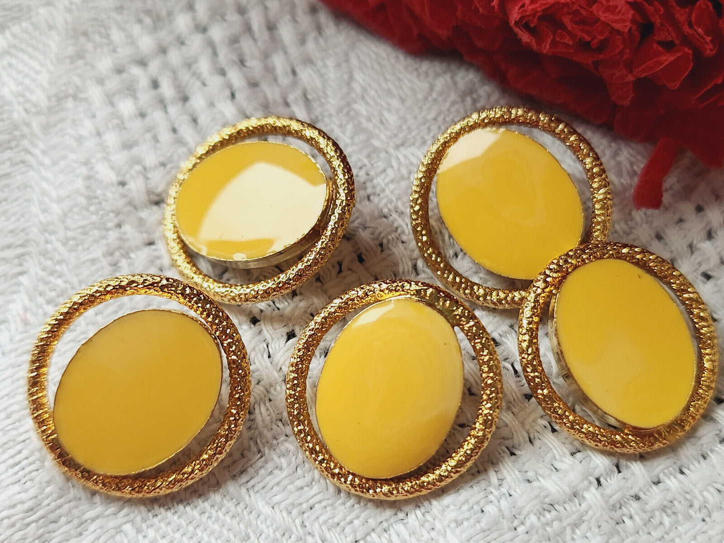 Lot 5 boutons vintage métal coeur jaune ajoué pied 1,5 cm  doré ref 270