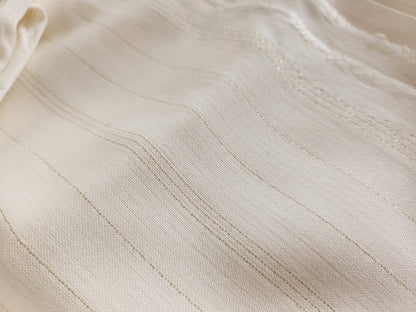 Grand coupon de tissu blanc fil doré mou 1 m51 sur 3 mètres B8