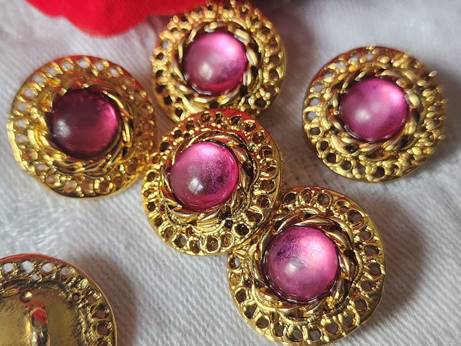 Lot 6  boutons vintage metal doré coeur effet strass rose 1,7 cm pied ref 2249