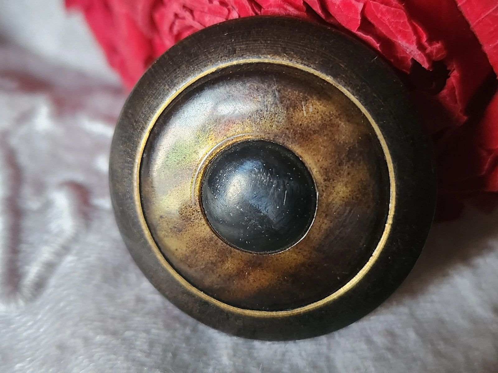 Collection bouton ancien coeur en celluloid mordoré pied 3,1 cm D4T