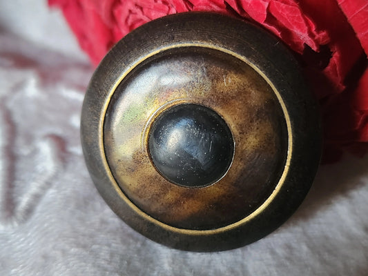 Collection bouton ancien coeur en celluloid mordoré pied 3,1 cm D4T