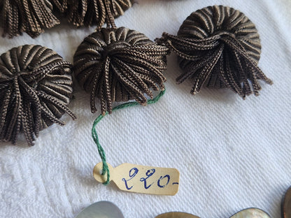 Lot 6 boutons anciens vintage passementerie  pendant 2,2 cm ref 1322