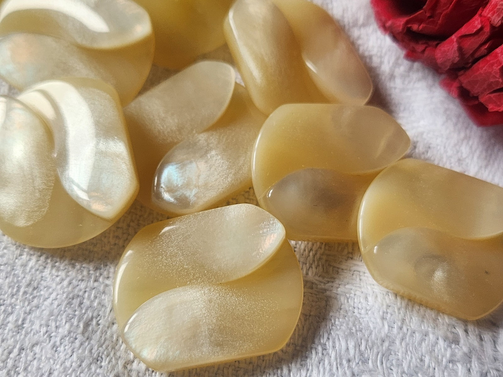 Lot 6 boutons vintage ovale irisé mordoré beige  2,2 sur 1,8 cm pied ref 2615