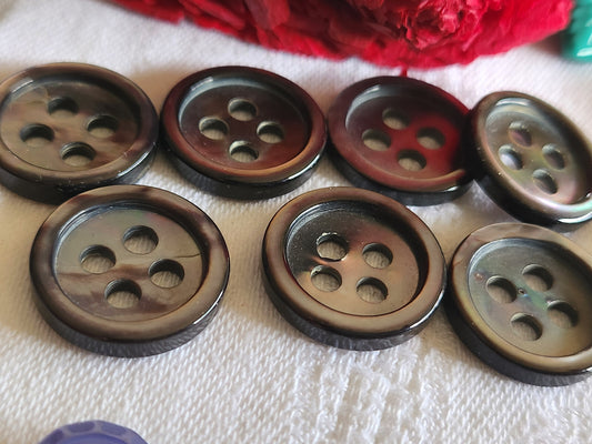 Lot 7 boutons anciens en nacre gris haut rbord  2 cm ref  4864