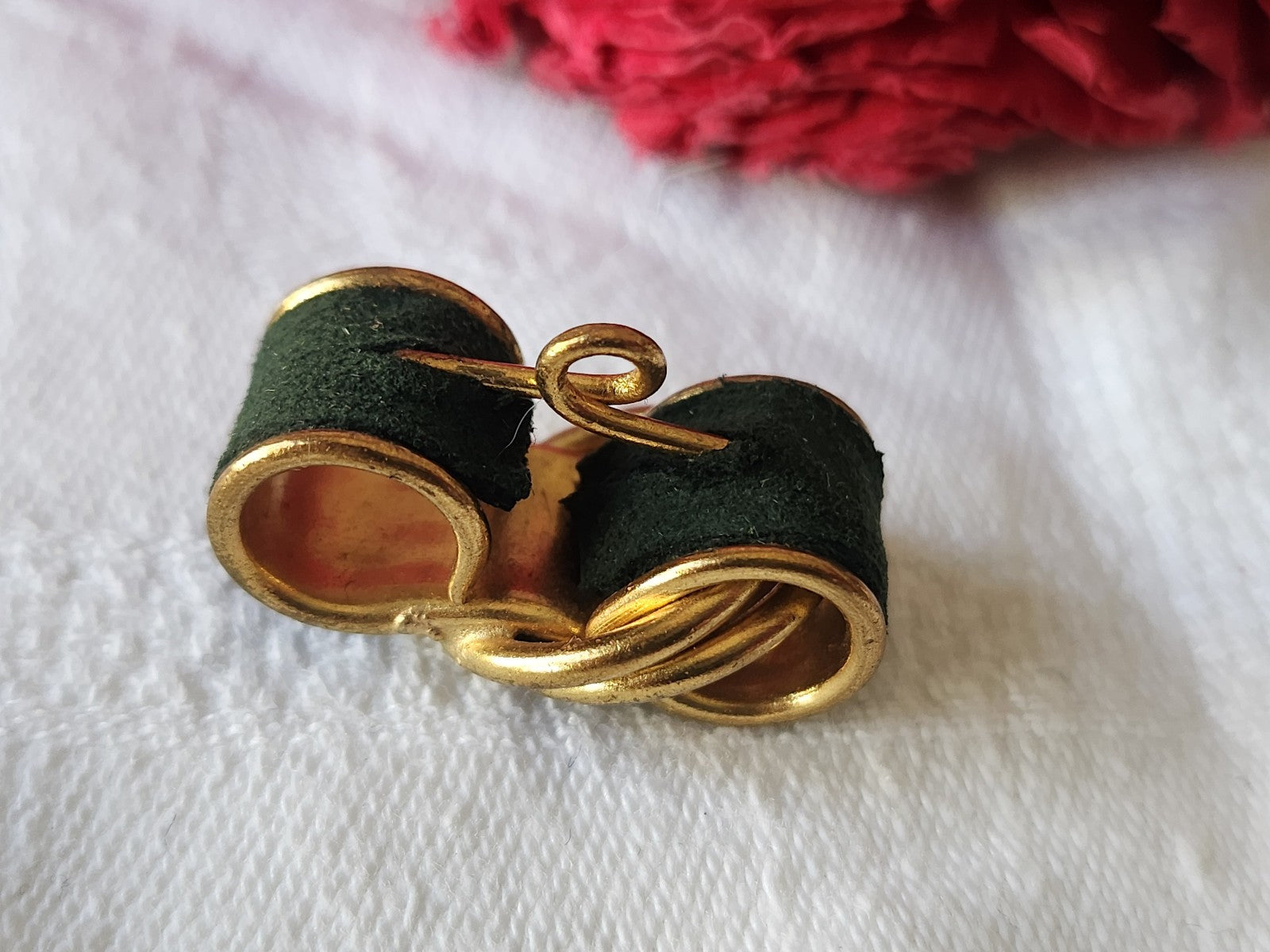 Collection bouton ancien en métal ornement parurier vert 2,6 cm G14K