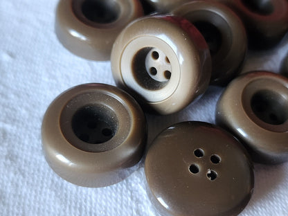 Lot 14  boutons vintage marron épais 1,7 cm à trous ref 2924