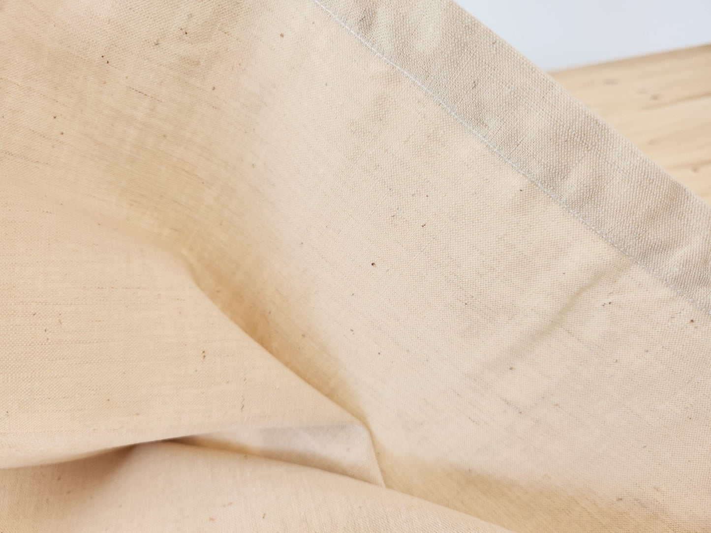 Grand coupon de toile ancienne 2 m20 sur 2 m 52 BI B3