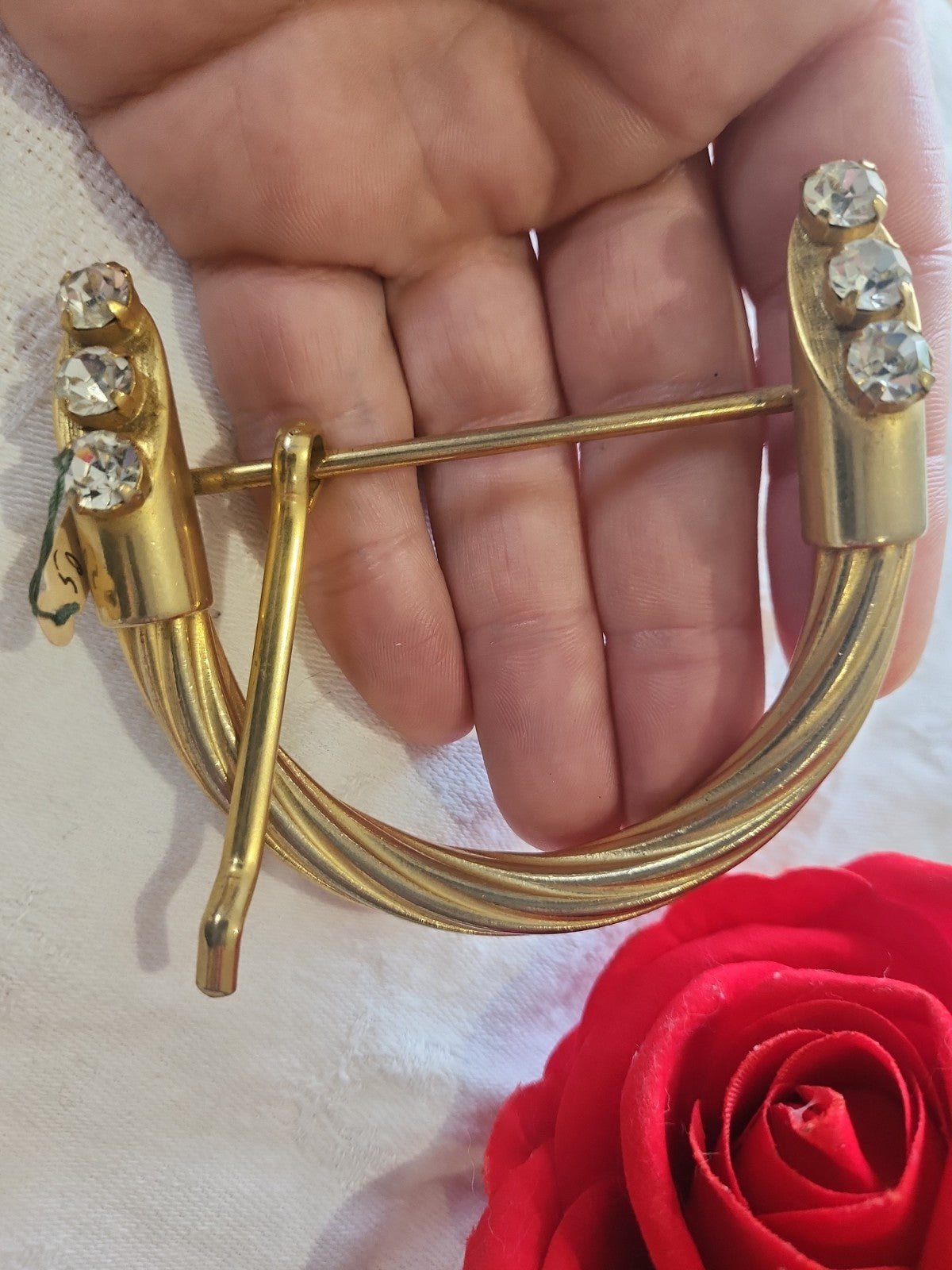 Enorme et lourde boucle de ceinture ancienne doré strass 7,5 sur 8,2 cm T7