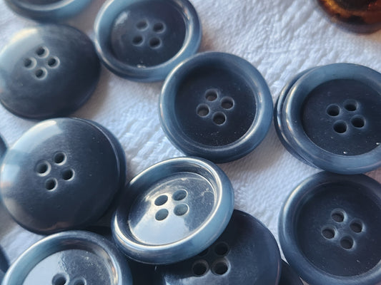 Lot 20 boutons vintage bleu moucheté 2 cm a trous ref 2469