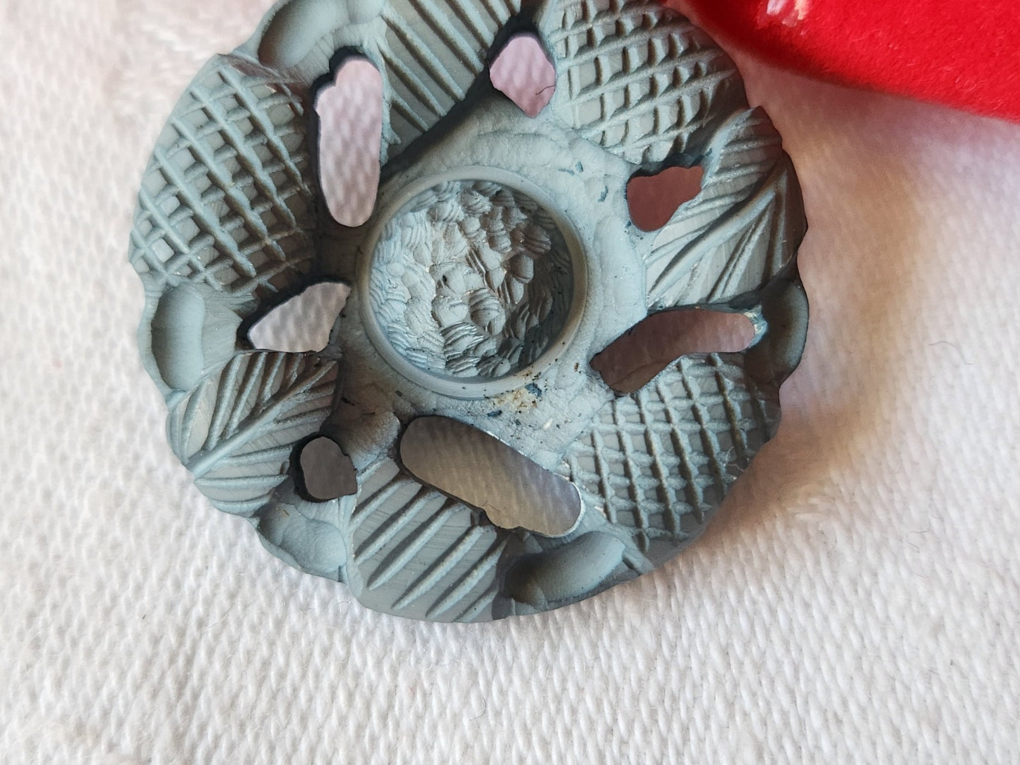 Ancien bouton decoupis bleu marguerite fleur 2,9 cm ref 1914