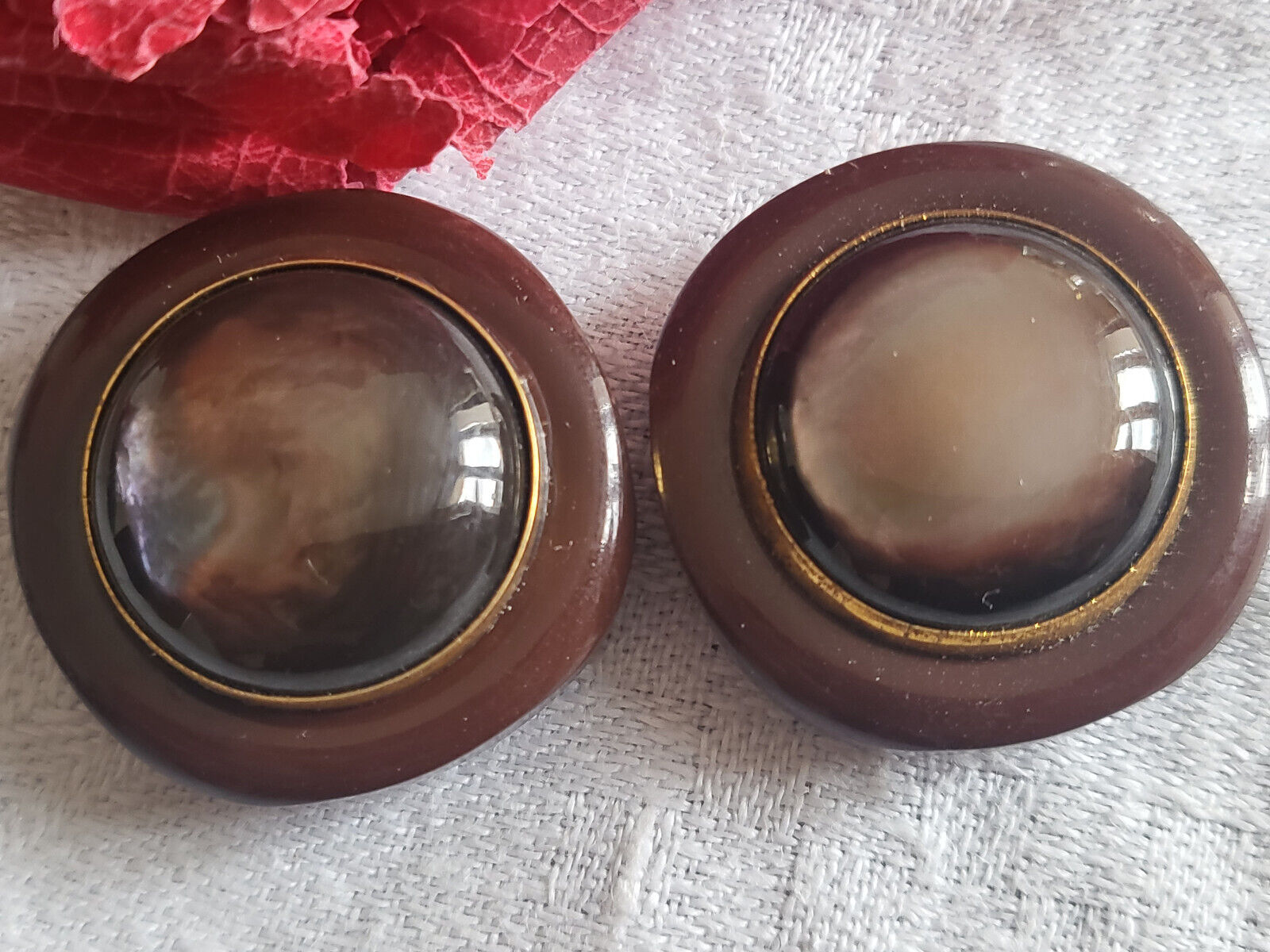 Duo boutons vintage à pied cabochon en nacre marron 2,5 cm pied D16N